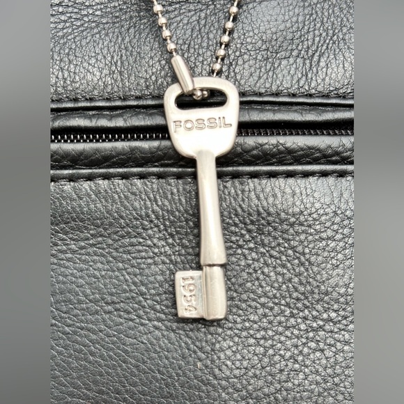 Fossil!!!  Leather and Nylon Work Tote - Picture 3 of 13